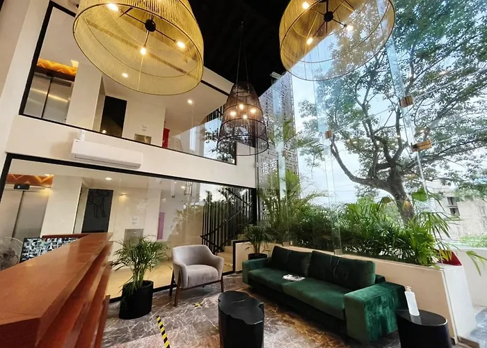 Urban Towers - Brand New Contemporary Apartment In Downtown